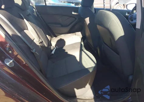 2017 Kia Forte Lx z USA, uszkodzony, nr VIN 3KPFL4A77HE145432